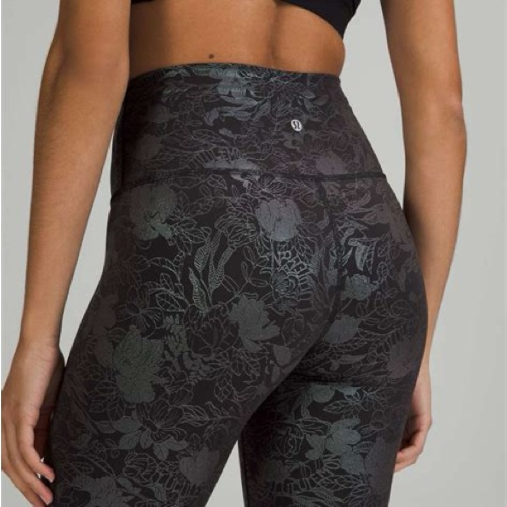 lululemon athletica wunder under high rise 25” in logo flourish iridescent foil